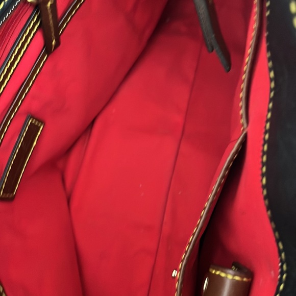 Dooney and Bourke Black Rich pebble leather crossbody bag - Picture 6 of 9